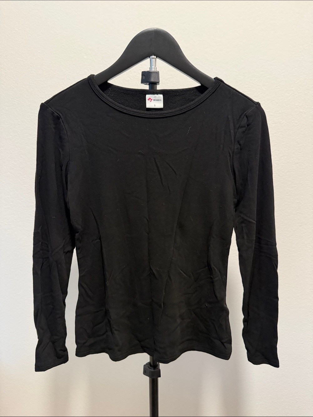 Black Long-Sleeve Crewneck Top